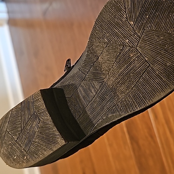 Booties - Picture 3 of 4